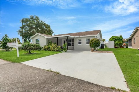 House in Tampa, Florida 3 bedrooms, 138.24 sq.m. № 2358467