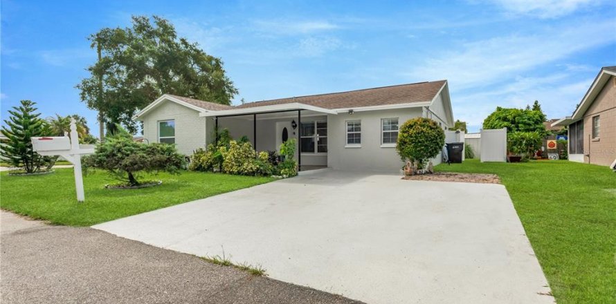 Villa ou maison à Tampa, Floride 3 chambres, 138.24 m2 № 2358467