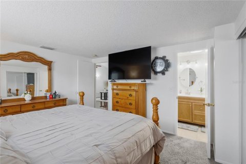 Villa ou maison à vendre à Tampa, Floride: 3 chambres, 138.24 m2 № 2358467 - photo 18