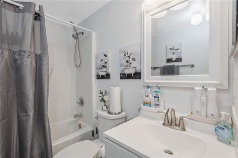 Villa ou maison à vendre à Tampa, Floride: 3 chambres, 138.24 m2 № 2358467 - photo 22