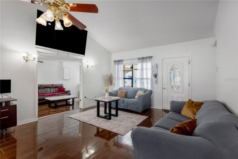Villa ou maison à vendre à Tampa, Floride: 3 chambres, 138.24 m2 № 2358467 - photo 9