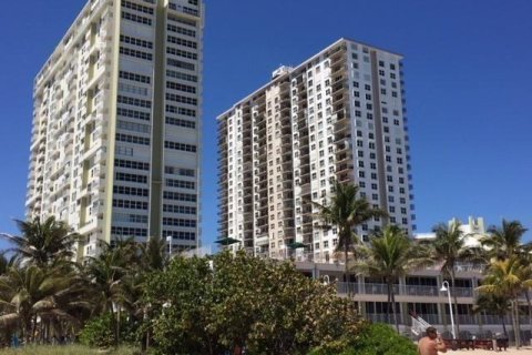 Condominio en venta en Pompano Beach, Florida, 2 dormitorios, 90.12 m2 № 2084484 - foto 5