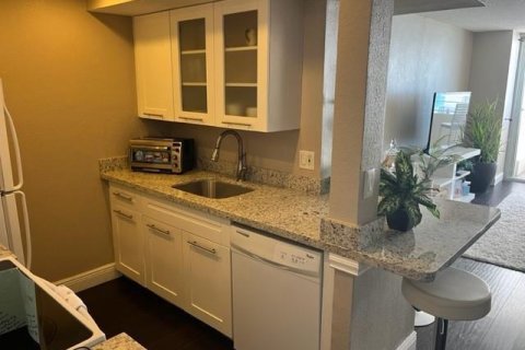 Condominio en venta en Pompano Beach, Florida, 2 dormitorios, 90.12 m2 № 2084484 - foto 11