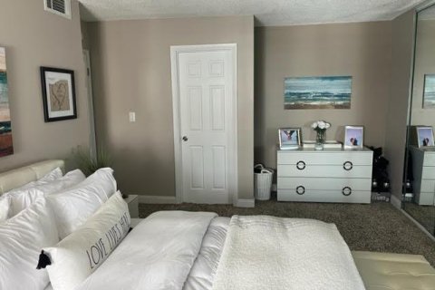 Condominio en venta en Pompano Beach, Florida, 2 dormitorios, 90.12 m2 № 2084484 - foto 16