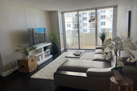 Condominio en venta en Pompano Beach, Florida, 2 dormitorios, 90.12 m2 № 2084484 - foto 8