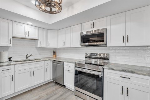 Copropriété à vendre à Punta Gorda, Floride: 2 chambres, 151.43 m2 № 1392864 - photo 11