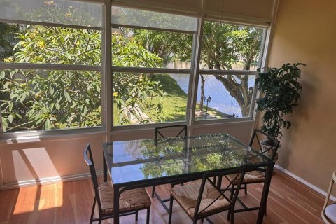 Condo in Lauderdale Lakes, Florida, 2 bedrooms  № 1985102 - photo 5
