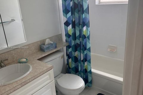 Condo in Lauderdale Lakes, Florida, 2 bedrooms  № 1985102 - photo 9