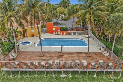 Condo in Fort Lauderdale, Florida, 1 bedroom  № 2058348 - photo 11