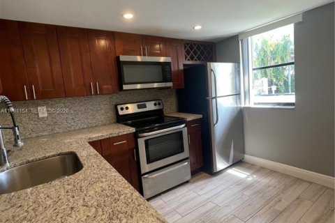 Condo in Fort Lauderdale, Florida, 1 bedroom  № 2058348 - photo 2