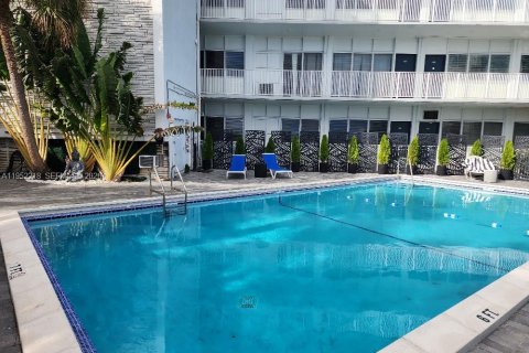 Снять в аренду квартиру в Майами-Бич, Флорида 55.74м2, № 2006486 - фото 14