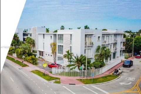 Снять в аренду квартиру в Майами-Бич, Флорида 55.74м2, № 2006486 - фото 7