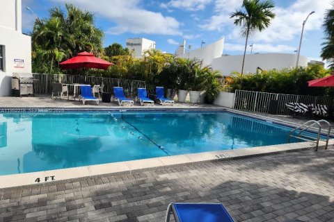 Снять в аренду квартиру в Майами-Бич, Флорида 55.74м2, № 2006486 - фото 19