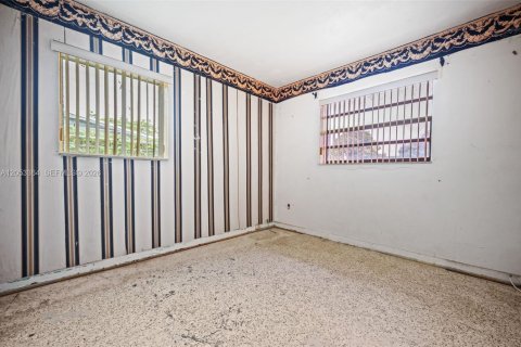 Купить виллу или дом в Майами-Гарденс, Флорида 3 спальни, 132.11м2, № 2168091 - фото 13