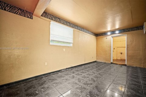 Купить виллу или дом в Майами-Гарденс, Флорида 3 спальни, 132.11м2, № 2168091 - фото 20