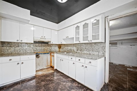 Купить виллу или дом в Майами-Гарденс, Флорида 3 спальни, 132.11м2, № 2168091 - фото 8