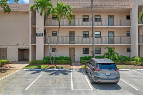 Condominio en venta en Sunrise, Florida, 1 dormitorio, 59.46 m2 № 2153742 - foto 2