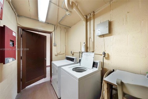 Condominio en venta en Sunrise, Florida, 1 dormitorio, 59.46 m2 № 2153742 - foto 24
