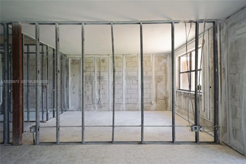 Condominio en venta en Sunrise, Florida, 1 dormitorio, 59.46 m2 № 2153742 - foto 11