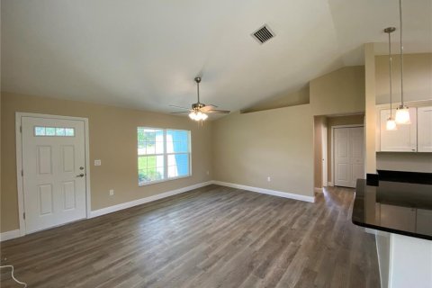 Villa ou maison à louer à Dunnellon, Floride: 4 chambres, 159.61 m2 № 2216686 - photo 3