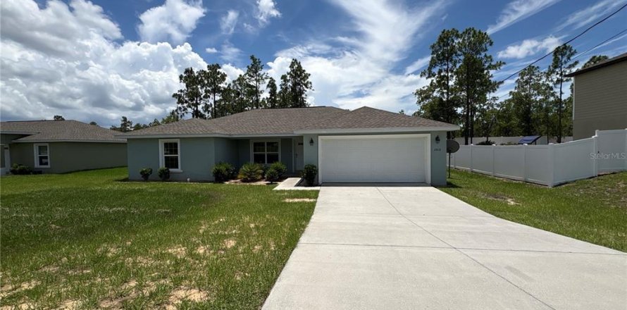 Villa ou maison à Dunnellon, Floride 4 chambres, 159.61 m2 № 2216686
