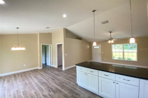 Villa ou maison à louer à Dunnellon, Floride: 4 chambres, 159.61 m2 № 2216686 - photo 4