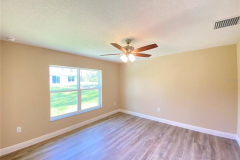 Villa ou maison à louer à Dunnellon, Floride: 4 chambres, 159.61 m2 № 2216686 - photo 11