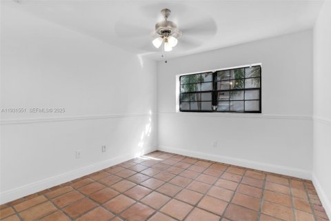 Villa ou maison à vendre à Miami, Floride: 3 chambres, 150.59 m2 № 1991108 - photo 21