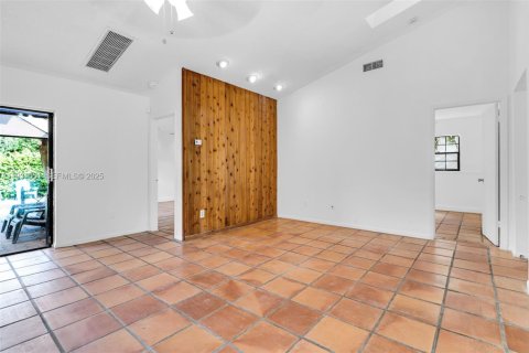 Villa ou maison à vendre à Miami, Floride: 3 chambres, 150.59 m2 № 1991108 - photo 12