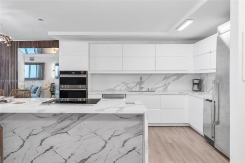 Copropriété à vendre à Miami Beach, Floride: 2 chambres, 83.61 m2 № 1935158 - photo 12