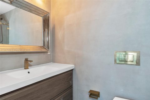 Copropriété à vendre à Miami Beach, Floride: 2 chambres, 83.61 m2 № 1935158 - photo 27