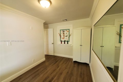 Immobilier commercial à louer à Hallandale Beach, Floride: 1 chambre, 136.57 m2 № 2062923 - photo 4