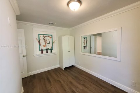 Immobilier commercial à louer à Hallandale Beach, Floride: 1 chambre, 136.57 m2 № 2062923 - photo 5