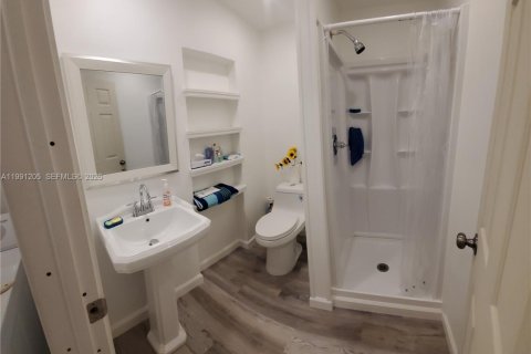 Immobilier commercial à louer à Hallandale Beach, Floride: 1 chambre, 136.57 m2 № 2062923 - photo 6