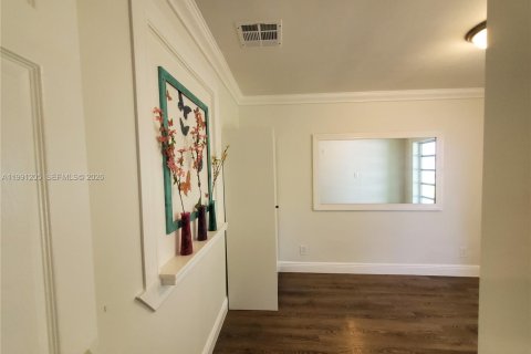 Immobilier commercial à louer à Hallandale Beach, Floride: 1 chambre, 136.57 m2 № 2062923 - photo 3