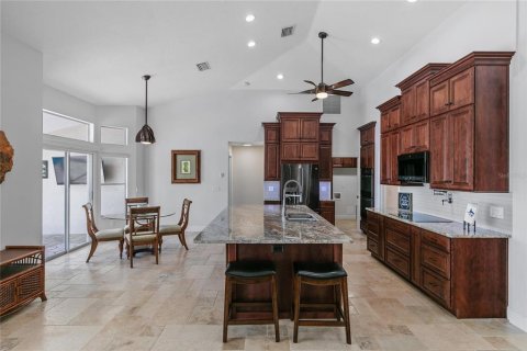 Villa ou maison à vendre à Sanford, Floride: 4 chambres, 226.12 m2 № 2298414 - photo 11