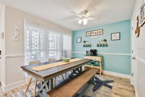 Condo in Madeira Beach, Florida, 2 bedrooms  № 1597771 - photo 24
