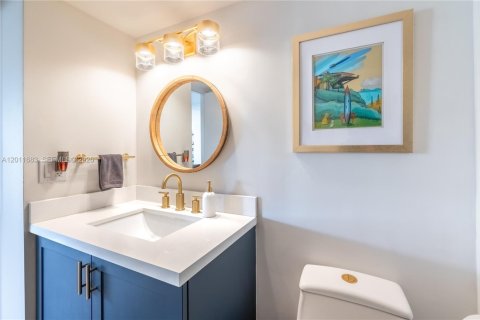 Condo in Miami, Florida, 2 bedrooms № 2075320 - photo 15