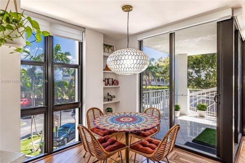 Condo in Miami, Florida, 2 bedrooms № 2075320 - photo 22