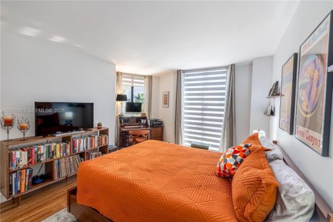 Condo in Miami, Florida, 2 bedrooms № 2075320 - photo 17