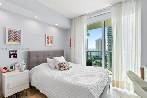 Condo in Sunny Isles Beach, Florida, 3 bedrooms № 2091295 - photo 18