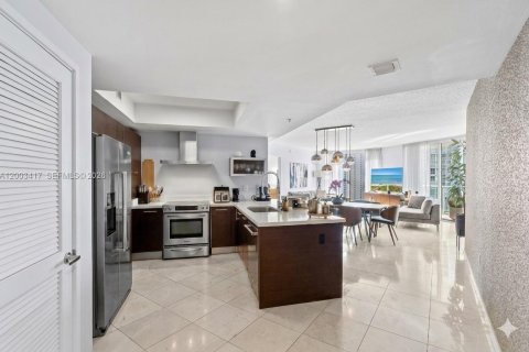 Condo in Sunny Isles Beach, Florida, 3 bedrooms № 2091295 - photo 12