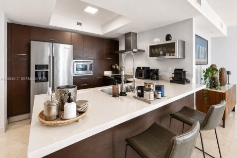 Condo in Sunny Isles Beach, Florida, 3 bedrooms № 2091295 - photo 13