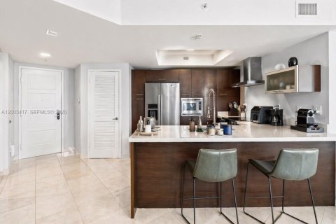 Condo in Sunny Isles Beach, Florida, 3 bedrooms № 2091295 - photo 10