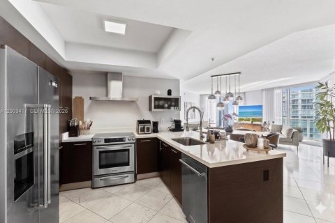 Condo in Sunny Isles Beach, Florida, 3 bedrooms № 2091295 - photo 11