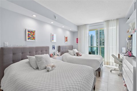 Condo in Sunny Isles Beach, Florida, 3 bedrooms № 2091295 - photo 19