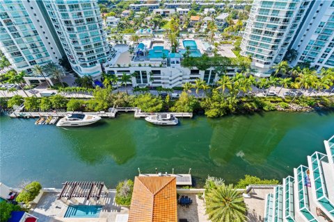 Condo in Sunny Isles Beach, Florida, 3 bedrooms № 2091295 - photo 27
