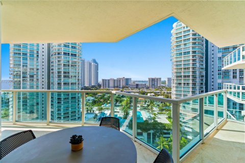 Condo in Sunny Isles Beach, Florida, 3 bedrooms № 2091295 - photo 24