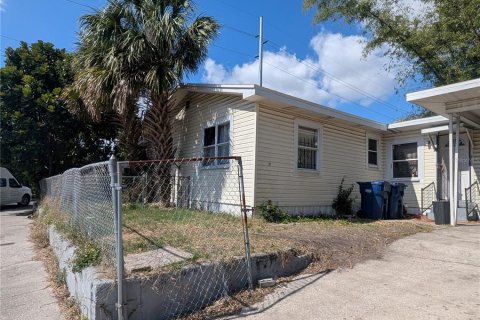House in Tampa, Florida 3 bedrooms, 108.97 sq.m. № 1784672 - photo 6