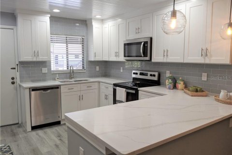 Copropriété à louer à Sarasota, Floride: 2 chambres, 94.39 m2 № 1267223 - photo 2